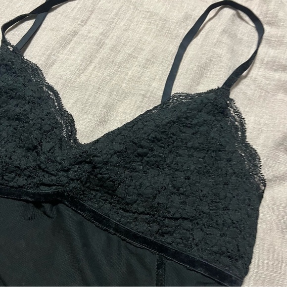 Kimchi Blue Urban Outfitters Black Lace Camisole Size Medium sexy club festival - Picture 4 of 7